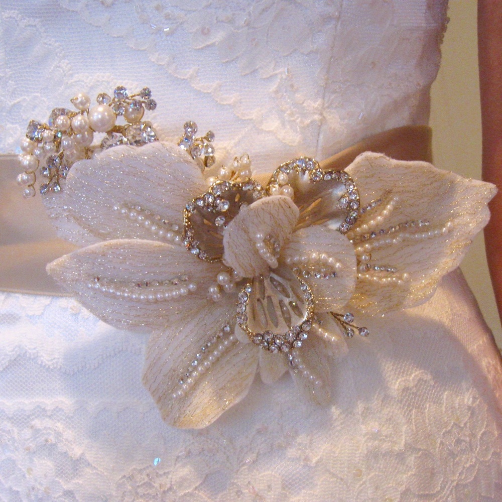 David’s Bridal Headpiece w/ Pearls & Crystals